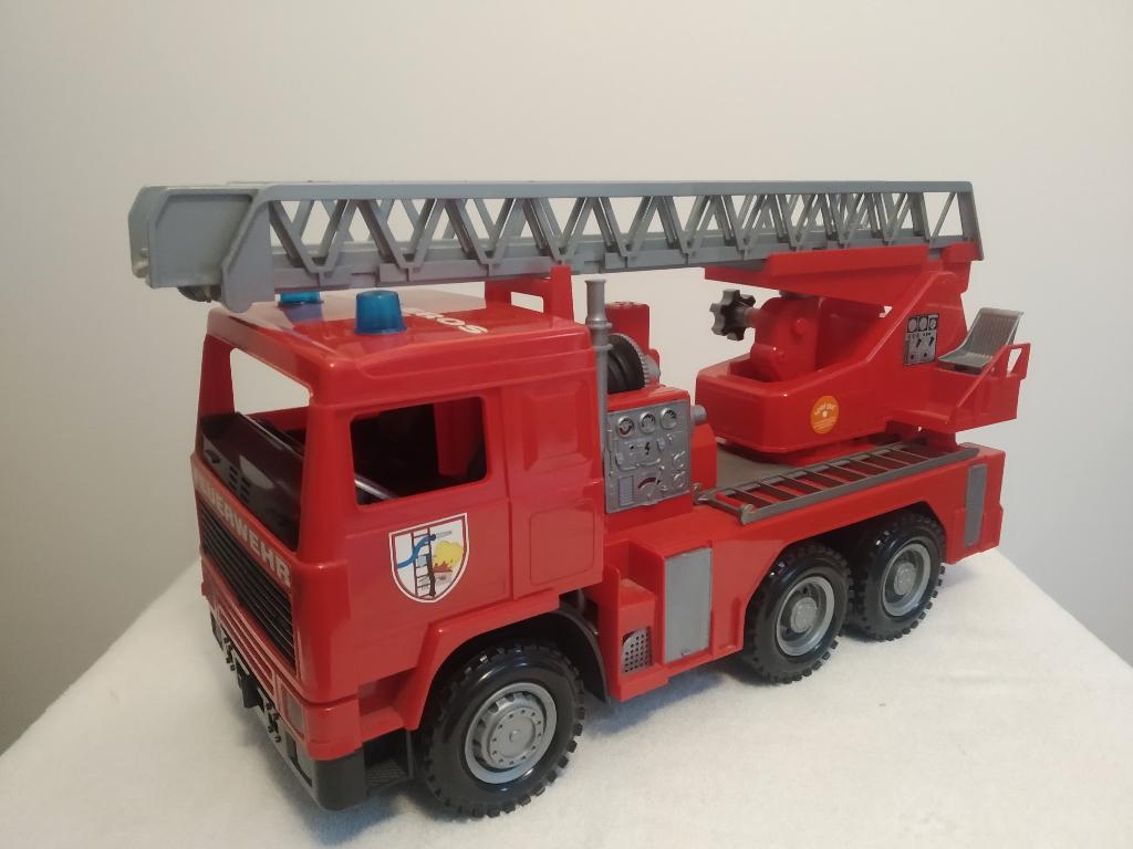Bruder: brandweerwagen + Liebherr-graafmachine + jeep, Ophalen, Zo goed als nieuw