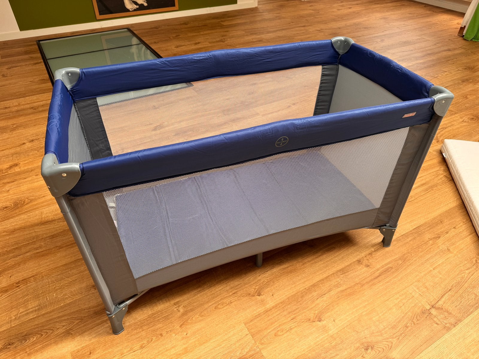 Nieuw Topmark babybedje /reisbedje met IKEA matras en lakens, Ophalen, Zo goed als nieuw, Reisbedje