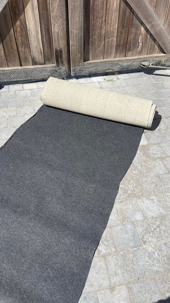 Donkergrijze tapijtrollen vloerbekleding – meerdere stukken, Huis en Inrichting, Ophalen, Gebruikt, 100 tot 150 cm, 200 cm of meer