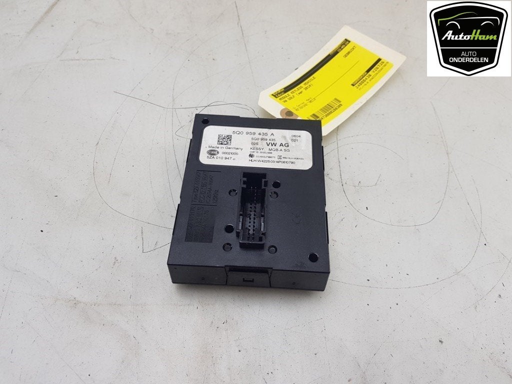 MODULE KEYLESS VEHICLE Volkswagen Golf VII (AUA), Volkswagen, Utilisé, Rixbecker Straße 75
59552  Lippstadt, DE, Info@forvia.com