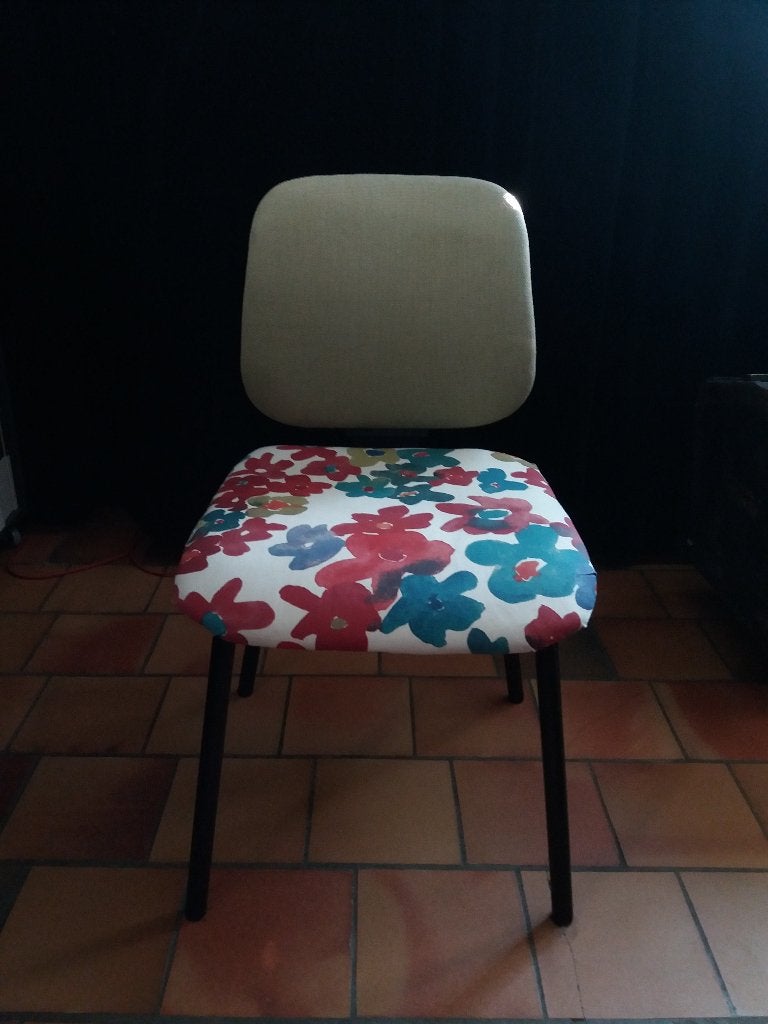 Stoel weg te geven - Chair to give away, Huis en Inrichting, Stoelen, Ophalen, Gebruikt, Overige kleuren, Stof