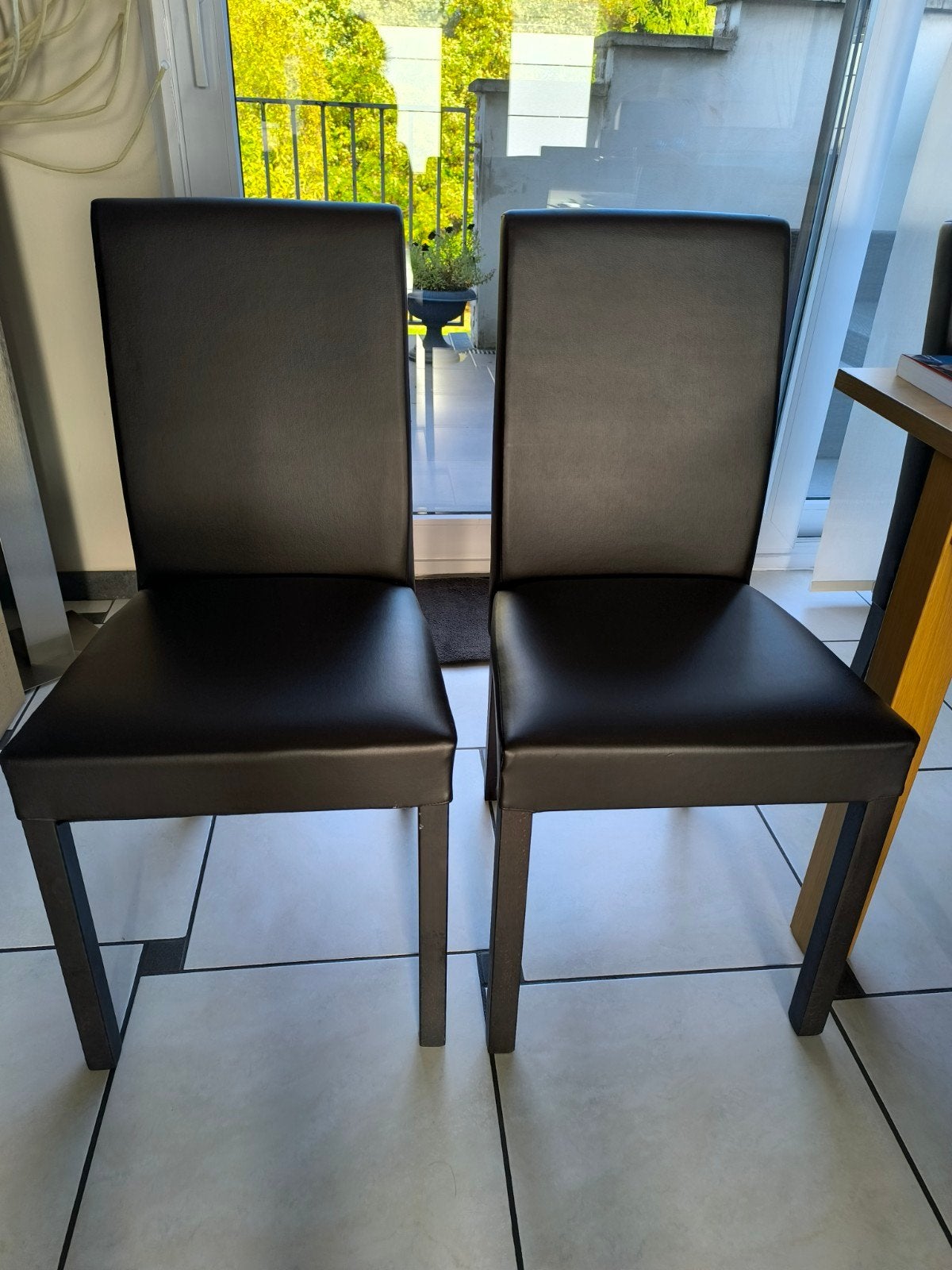 8 chaises en simili cuir, Maison & Meubles, Enlèvement, Utilisé, Synthétique, Cinq, Six Chaises ou plus