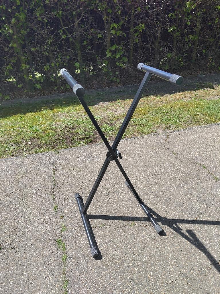 X-stand pianostandaard, Muziek en Instrumenten, Standaarden, Ophalen, Gebruikt, Instrumentstandaard, Keyboard of Synthesizer