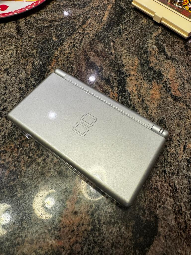 Nintendo ds lite, Games en Spelcomputers, Spelcomputers | Nintendo DS, Ophalen, Zo goed als nieuw, DS Lite