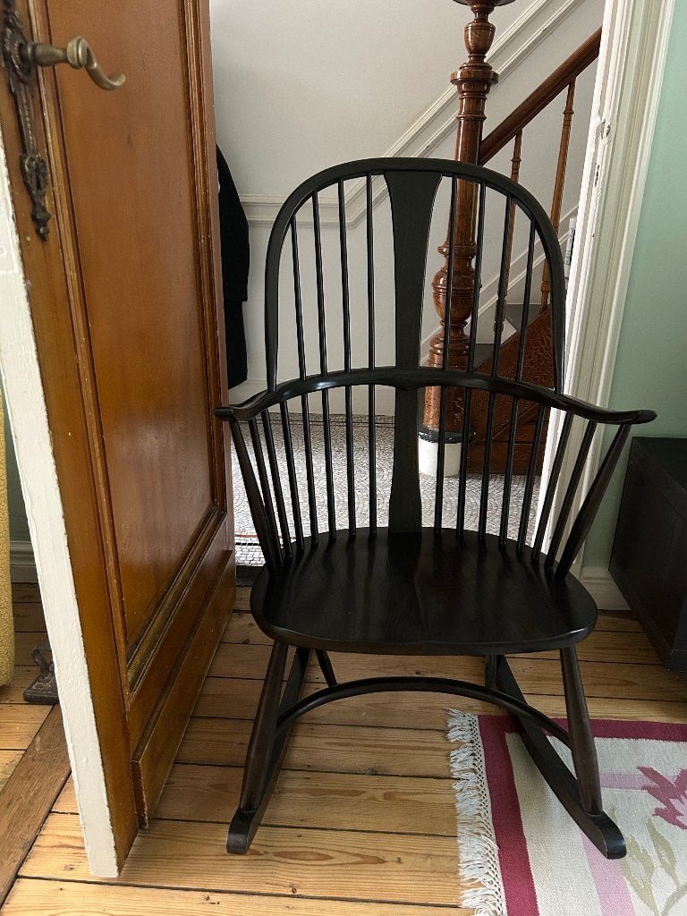 Fauteuil à bascule en bois brun foncé, Enlèvement
