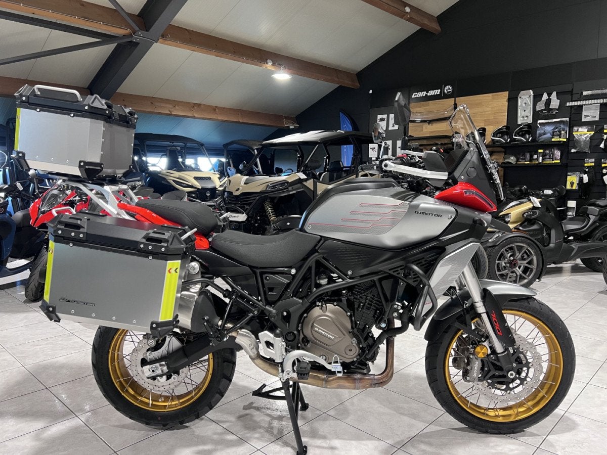 QJ Motor SRT 700 SX TOURING, Motos, Motos | Marques Autre, Entreprise, Plus de 35 kW, QJ Motor, Enduro