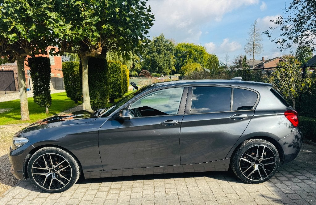 PRACHTIGE BMW 118i AUTOMAAT SLECHTS 93.000KM GEKEURD, Auto's, Dealer onderhouden, Bedrijf, 5 zetels, 5 deurs