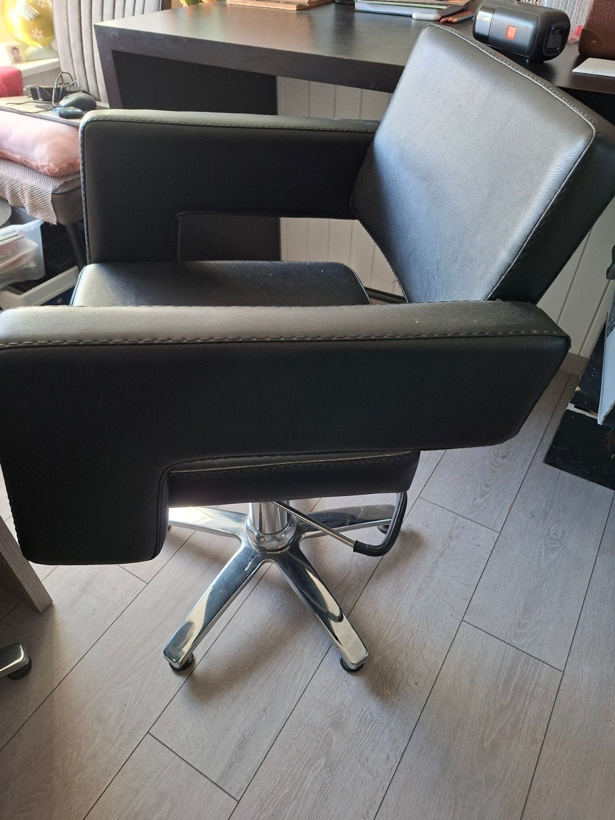 2 Kapperstoelen met voetsteunen, Zakelijke goederen, Ophalen
