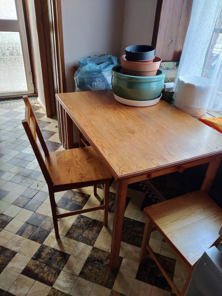 Petite table de cuisine en pin + 4 chaises (bois massif), Enlèvement, Pin