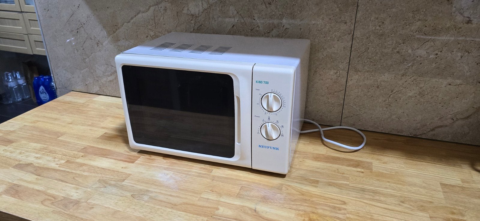 micro onde neufunk kng 700 puissant en parfait état de fonct, Electroménager, Enlèvement ou Envoi