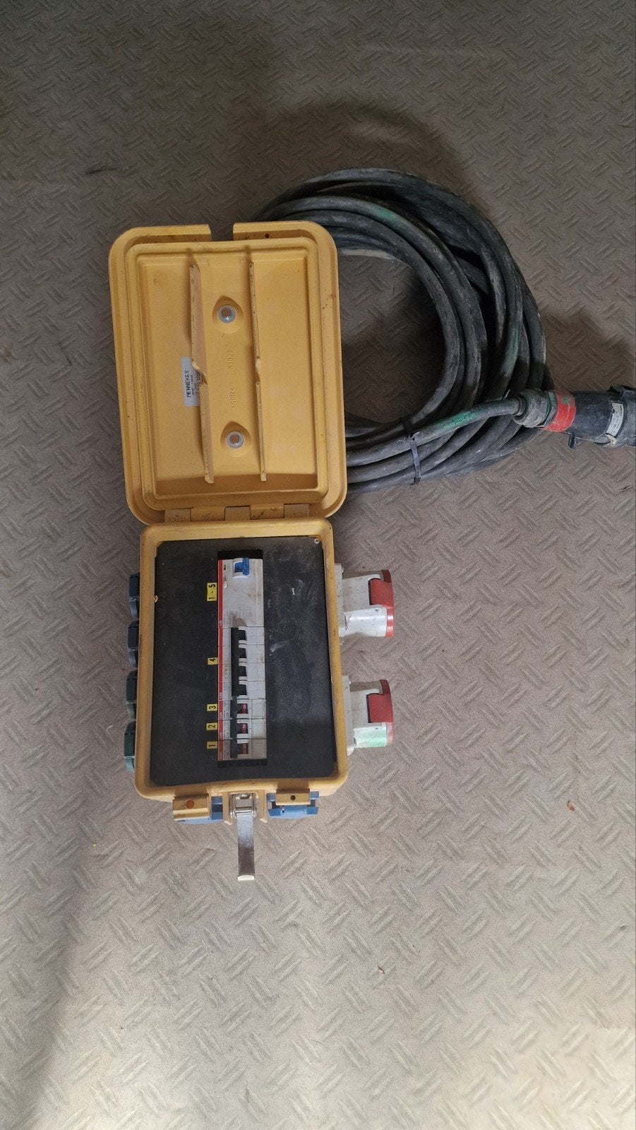 verdeelkast, Doe-het-zelf en Bouw, Elektriciteit en Kabels, Ophalen, Gebruikt