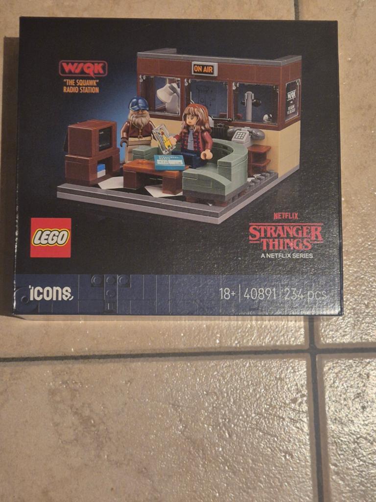 Stranger Things: WSQK radiostation 40891, Kinderen en Baby's, Ophalen, Lego, Nieuw, Compleet