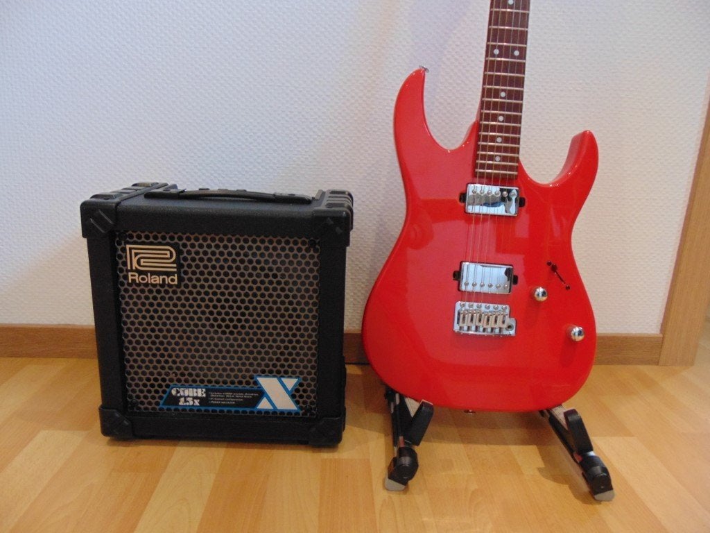 Gitaar Ibanez Gio GRX120SP + Versterker Roland Cube 15X ., Muziek en Instrumenten, Ophalen, Nieuw