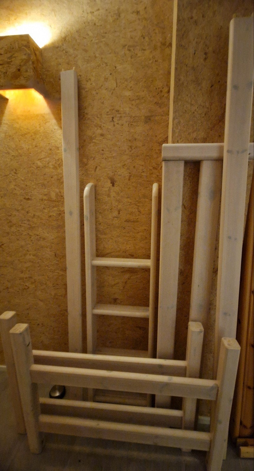 Montants pour surélever un lit 90 x 200 cm FLEXA, bois blanc, Enfants & Bébés, Enlèvement, 180 cm ou plus, 85 à 100 cm, Lit mezzanine ou Lit superposé