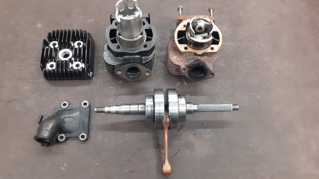 Cilinder kits krukas cilinderkop spruitstuk booster, Fietsen en Brommers, Ophalen, Cilinder