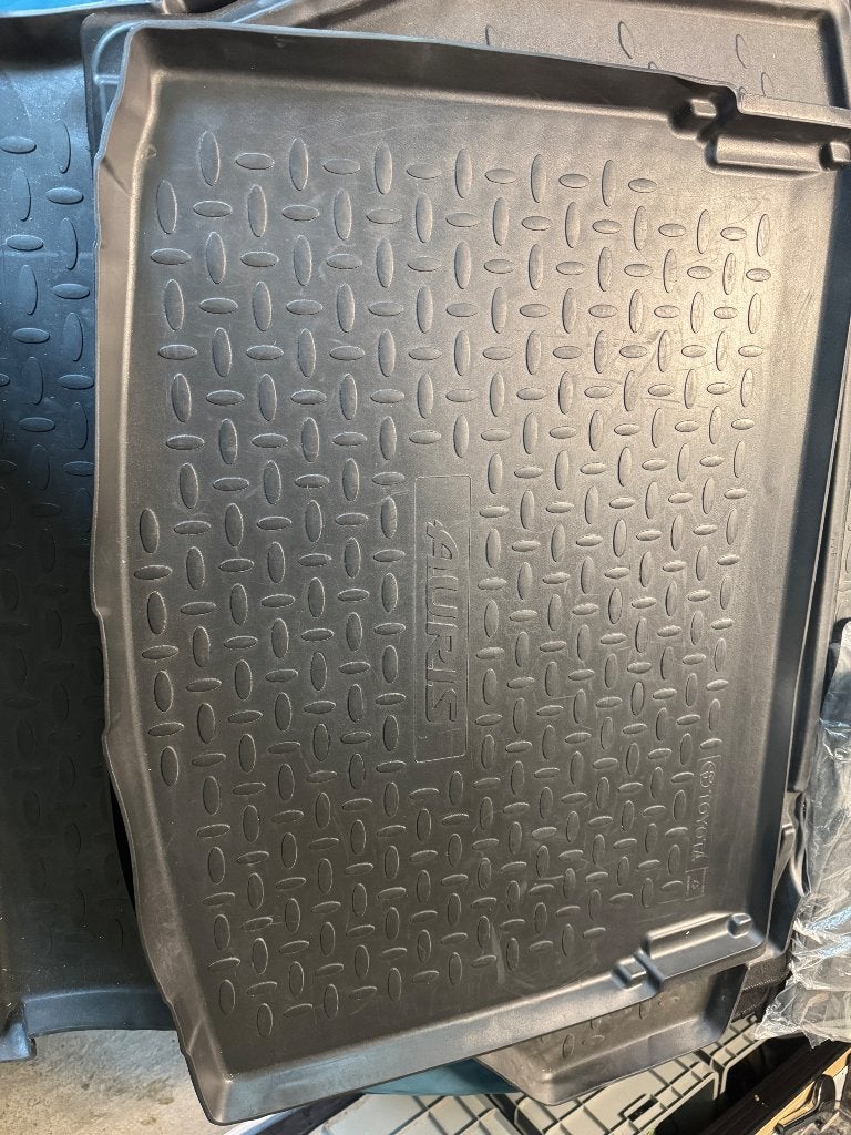 Tapis de coffre Toyota Auris caoutchouc original, Enlèvement, Neuf