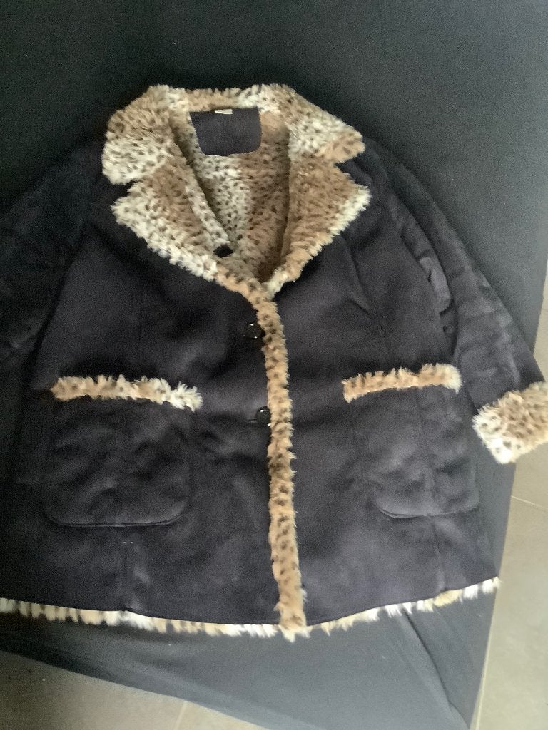 Zwarte jas van daim maat 52, Vêtements | Femmes, Enlèvement, Comme neuf, Taille 46/48 (XL) ou plus grande, Noir