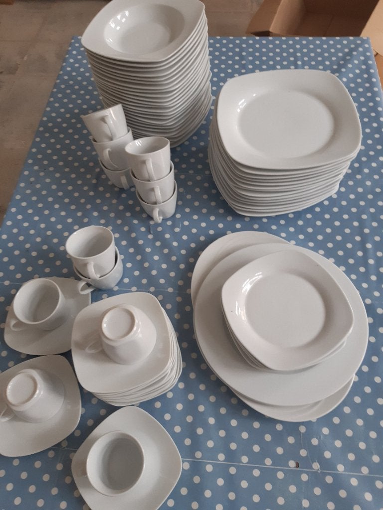 Servies van wit aardewerk, Ophalen, Overige materialen, Gebruikt, Overige merken