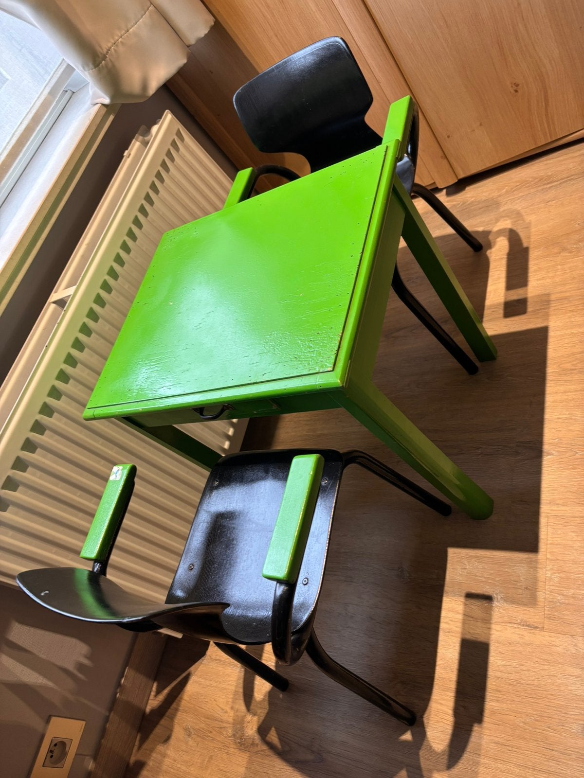 Vintage kindertafeltje met stoelen, Kinderen en Baby's, Kinderkamer | Tafels en Stoelen, Ophalen, Gebruikt, Tafel(s) en Stoel(en)