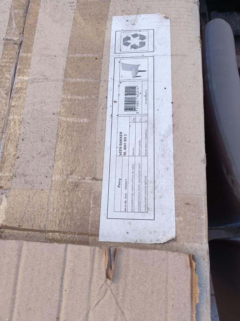 2 nieuwe stoelen en 4 gebruikte stoelen, Huis en Inrichting, Ophalen