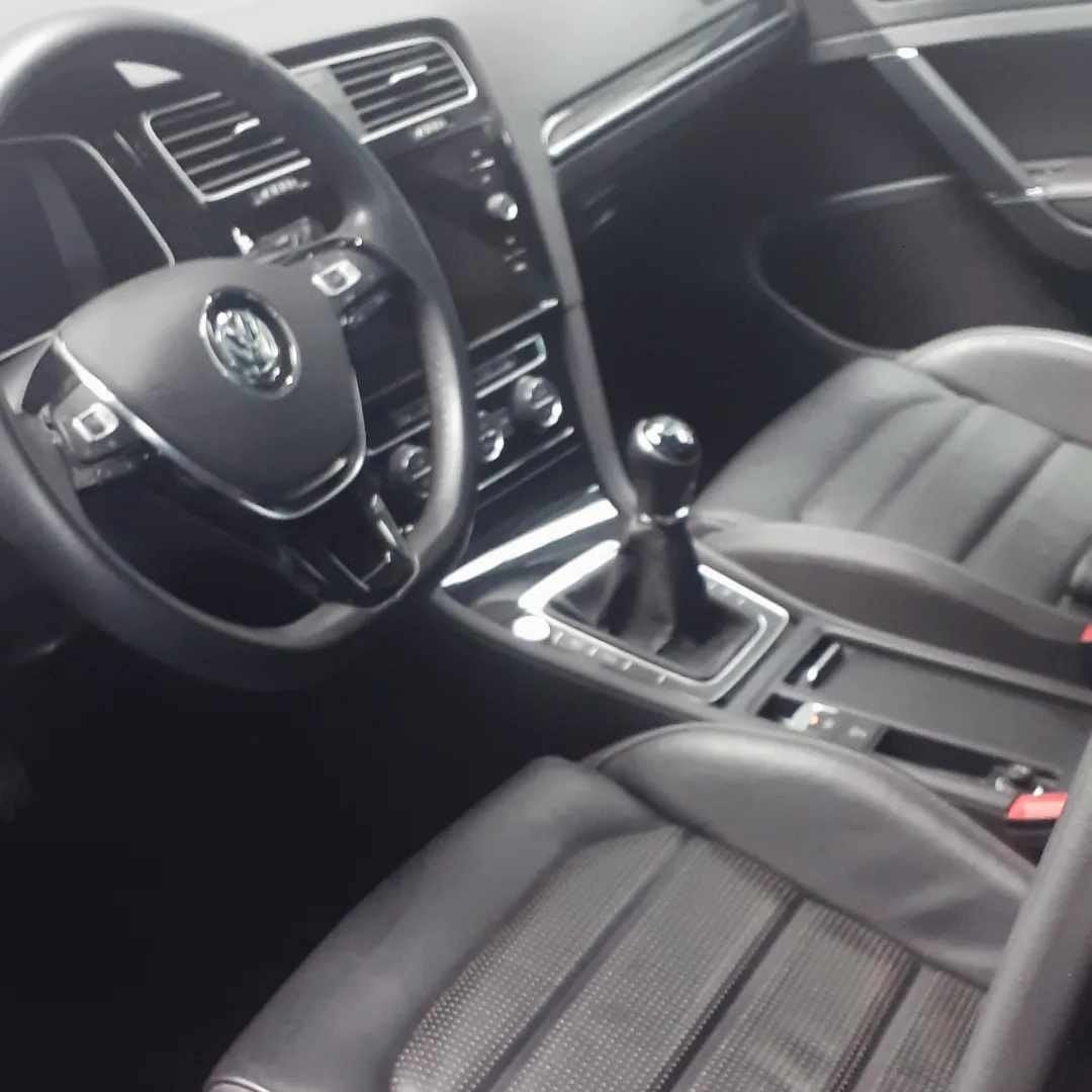 Volkswagen Golf Highline BlueMotion (bj 2019), Auto's, Volkswagen, Voorwielaandrijving, Stof, Euro 6, Zwart