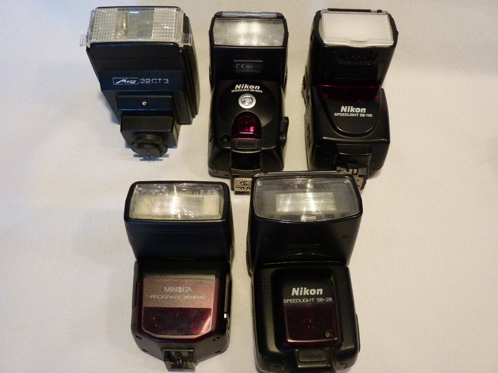 5 (computer) flitsers: Nikon, Metz, Minolta, Enlèvement ou Envoi, Flash externe, Utilisé, TTL
