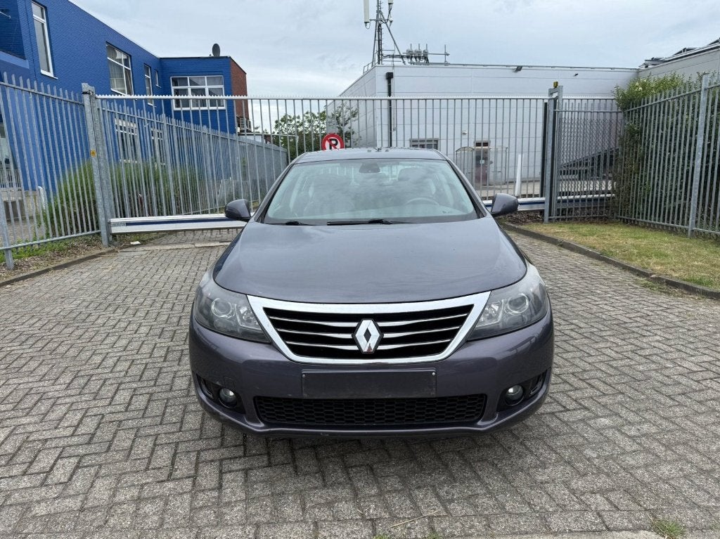RENAULT LATITUDE / 2.0 DIESEL  / EURO 5 / GEKEURDVOORVERKOOP, Voorwielaandrijving, Euro 5, Zwart, 4 cilinders
