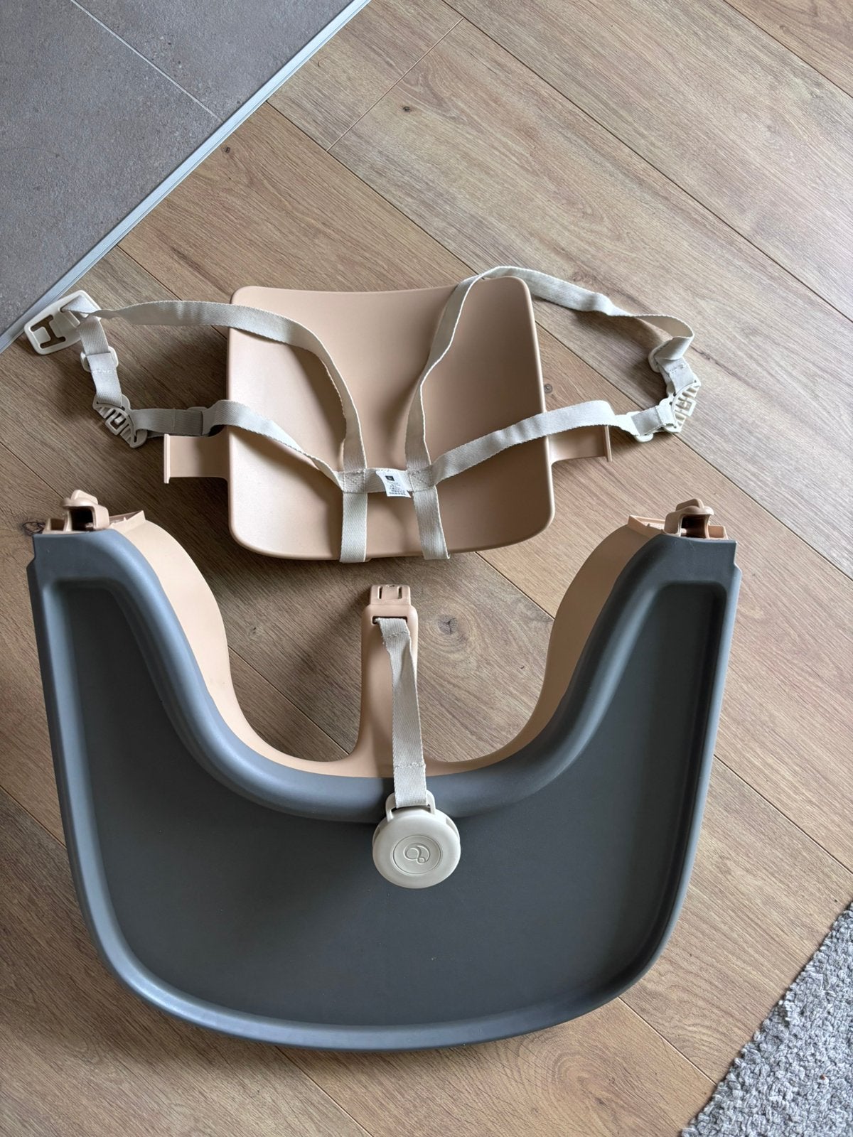 Tripp trapp baby set + harnas + tafelblad, Ophalen, Zo goed als nieuw