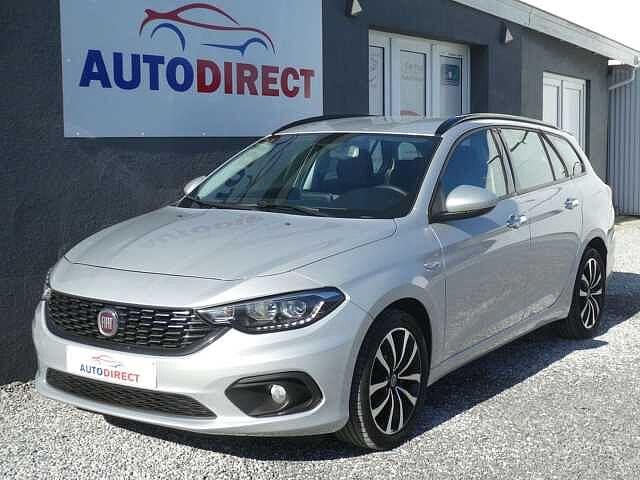 Fiat Tipo 1.4i Lounge 54000Km Airco **GARANTIE 1 JAAR**, Auto's, Zwart, Bedrijf, 93 pk, 1368 cc