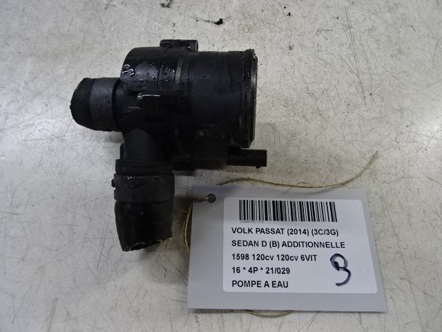 POMPE A EAU Volkswagen Passat (3G2) (5G0965561), Volkswagen, Volkswagen AG, Utilisé, Kundenbetreuung@volkswagen.de