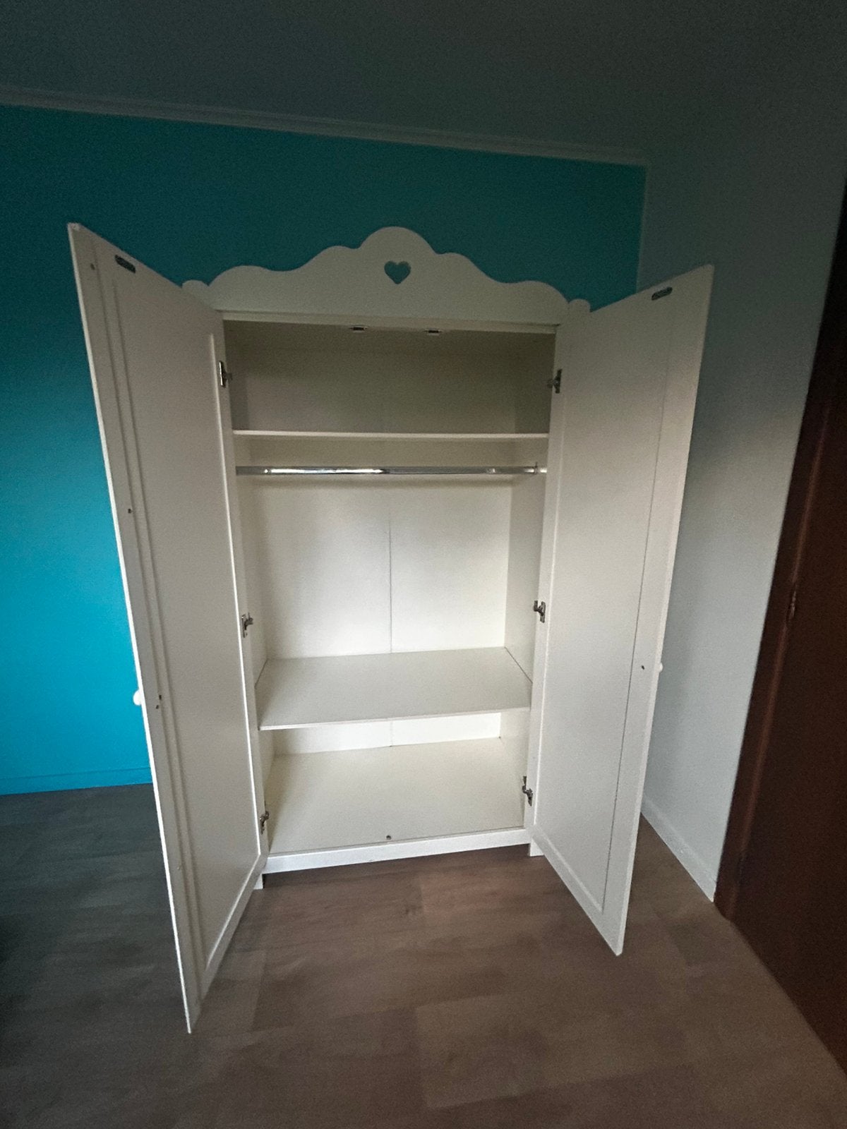 Kleding kast, Ophalen, Zo goed als nieuw