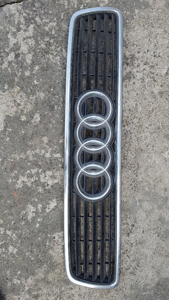 Calandre Audi A4, Enlèvement ou Envoi, Utilisé, Audi