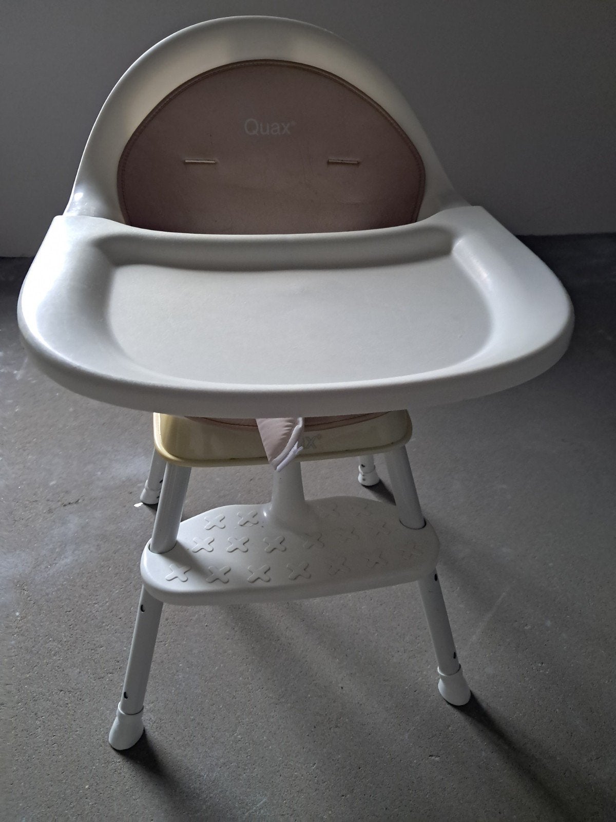 Quax kinderstoel / eetstoel – Wit met afneembaar eetblad, Kinderen en Baby's, Kinderstoelen, Ophalen, Afneembaar eetblad