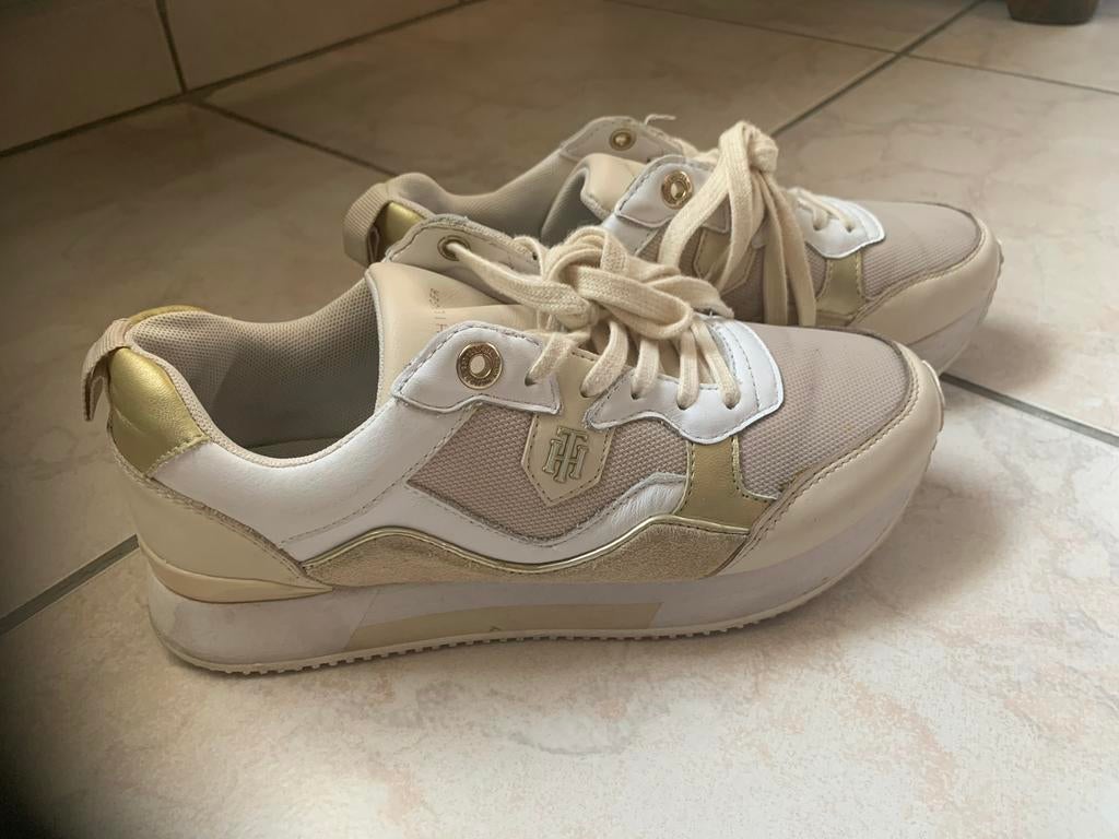 Sneakers sportschoenen Tommy Hilfiger 38 beige, Kleding | Dames, Schoenen, Ophalen of Verzenden, Zo goed als nieuw, Sportschoenen