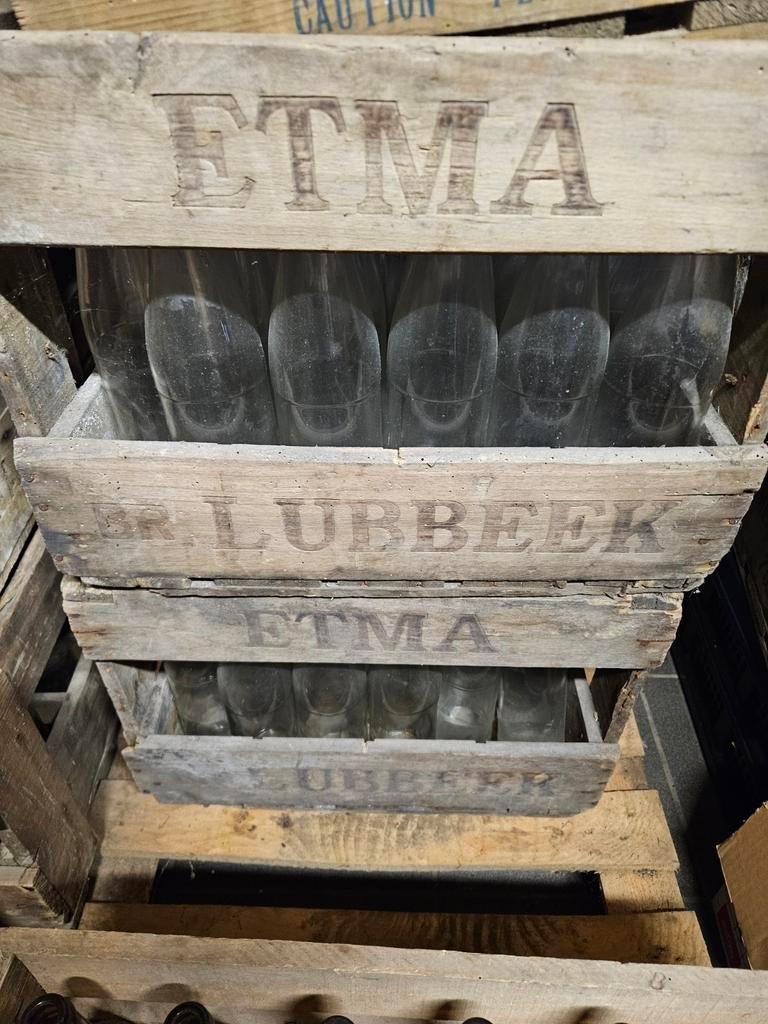 Oude bierbakken en flessen, Ophalen