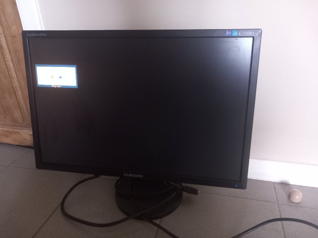 écran samsung Sync master 2243 nw - 24", Comme neuf, Enlèvement, Samsung, Réglable en hauteur