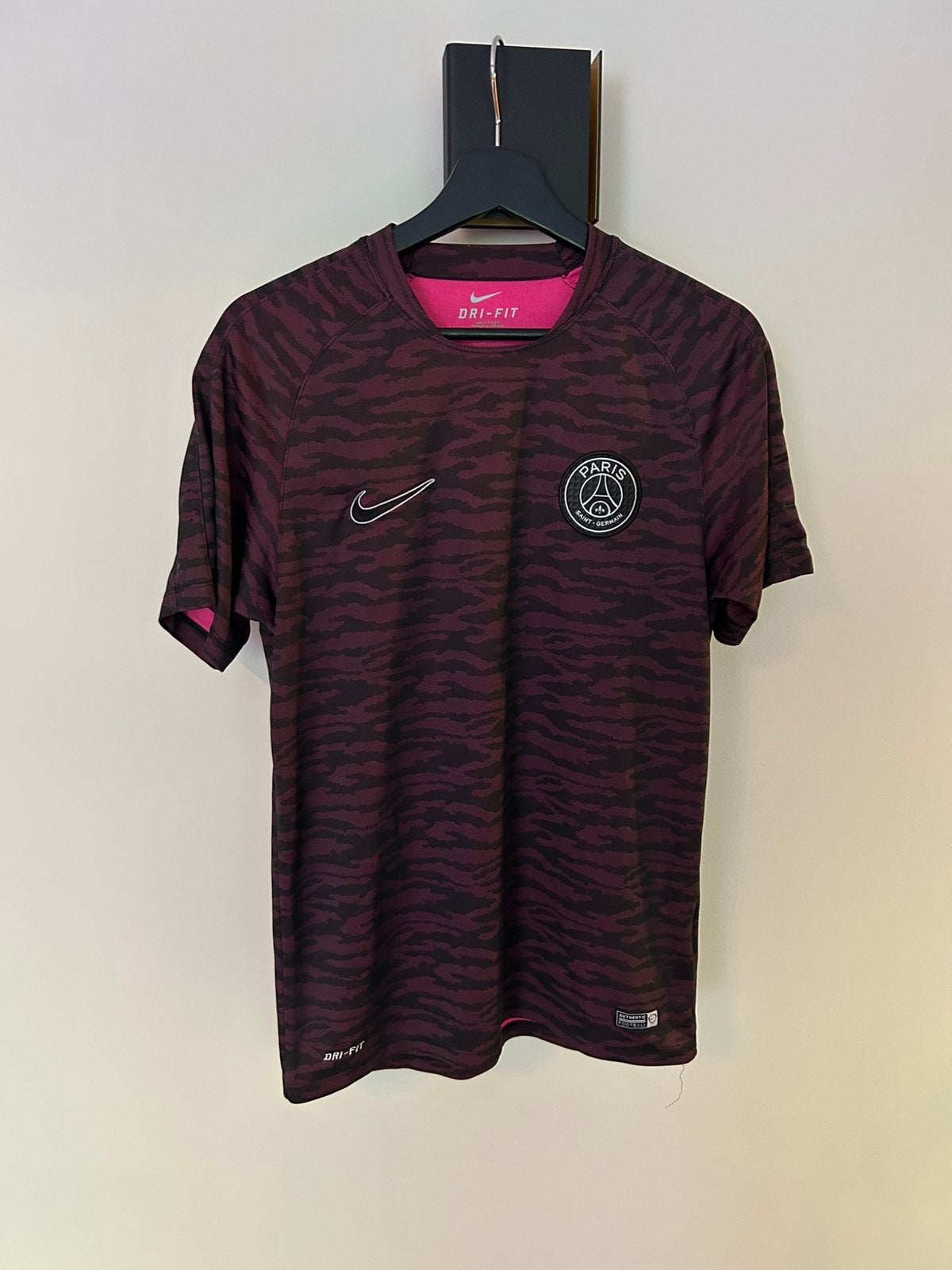 Maillot d’entraînement PSG 2015/16, Taille M, Enlèvement ou Envoi, Comme neuf, Maillot