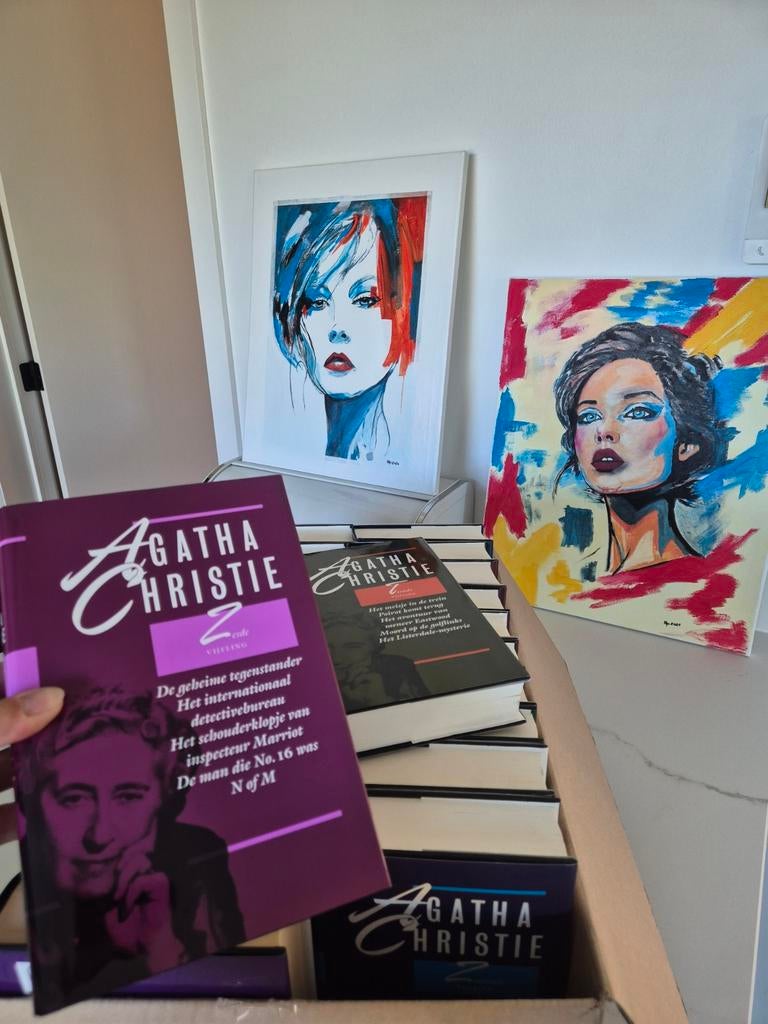 Agatha christie - de vijflingen, Livres, Journaux & Revues, Enlèvement