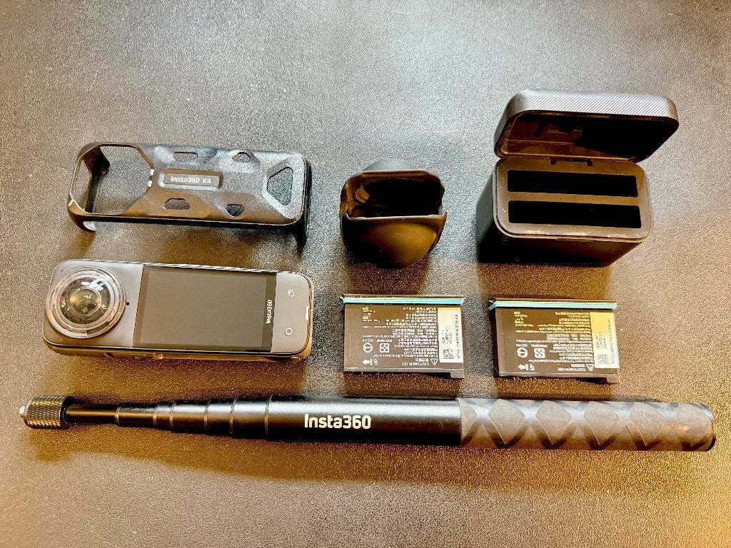 Insta360 X4 met 2 batt - pole - lens- en heatshield - lader, Ophalen of Verzenden, Zo goed als nieuw, Overige merken