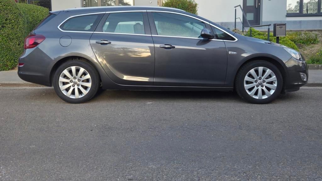 Opel Astra Sport Tourer 1.7 Cdti Ecoflex 2012 Euro5, Auto's, Voorwielaandrijving, Zwart, 109 g/km, 5 deurs