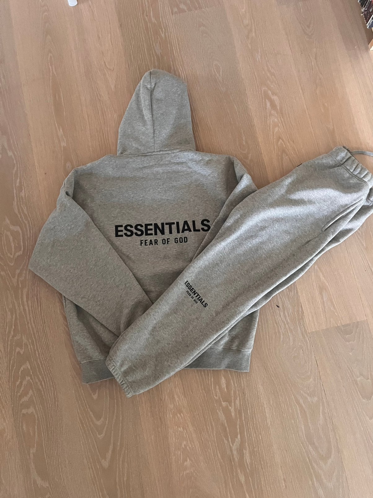 Essentials Trainingspak, Vêtements | Hommes, Packs de vêtements pour hommes, Enlèvement ou Envoi, Neuf, Taille 48/50 (M)
