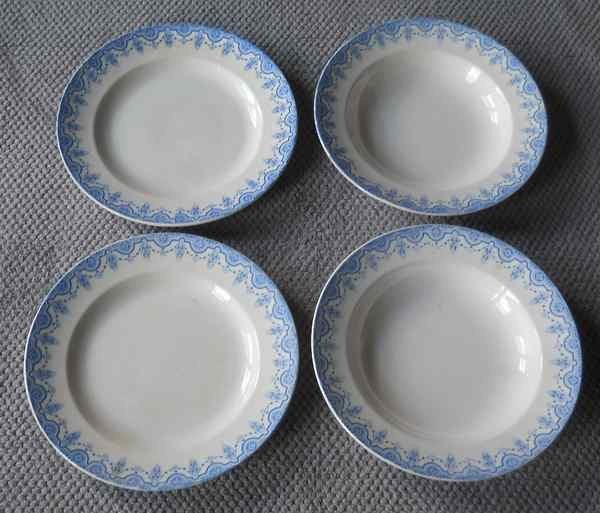 Lot de 4 assiettes Boch (motif Clara), Antiquités & Art, Enlèvement