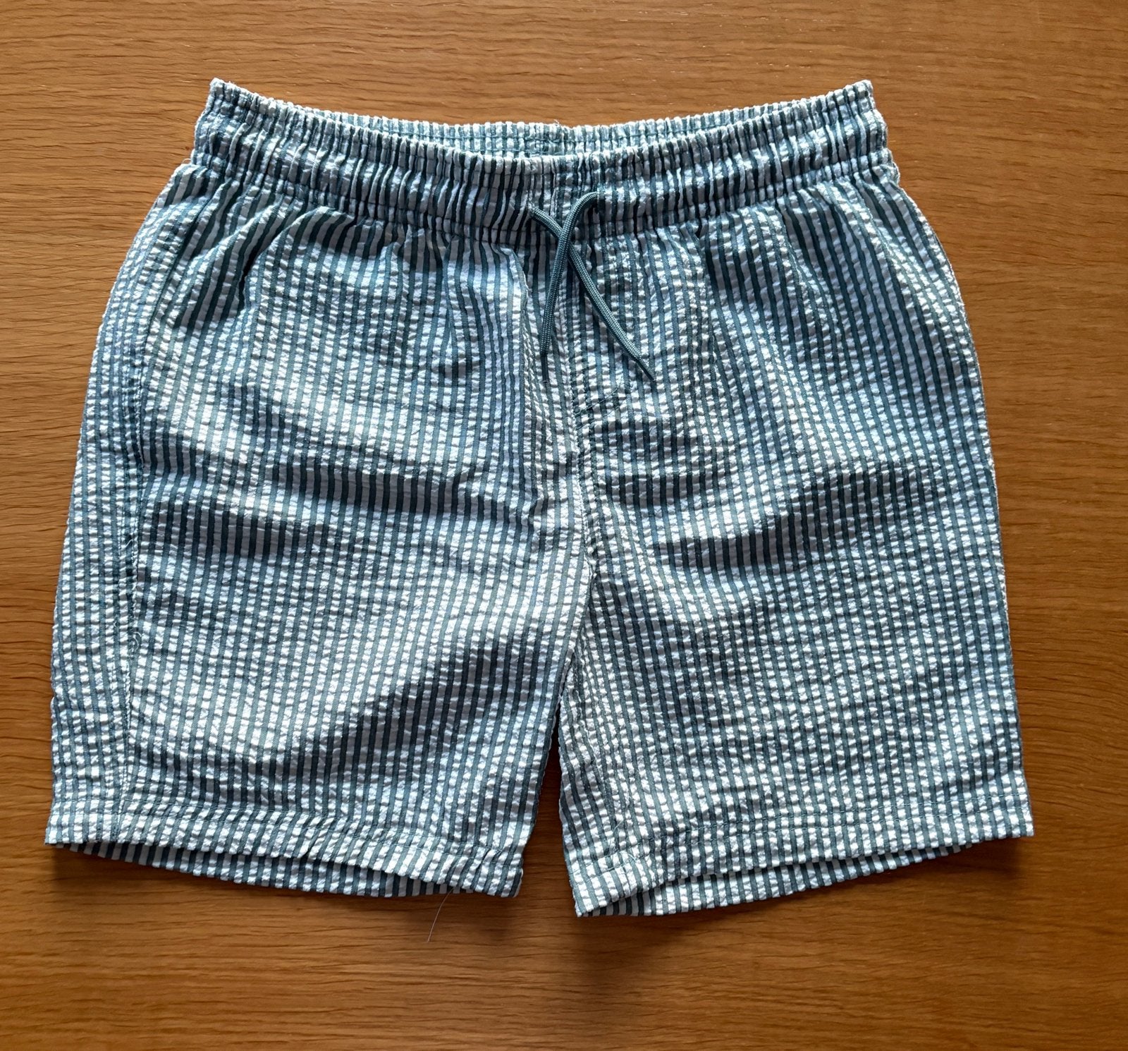 Short de bain ligné blanc / vert menthe - 152/158 - 5€, Enfants & Bébés, Enlèvement ou Envoi, Comme neuf, Garçon, Vêtements de sport ou Maillots de bain