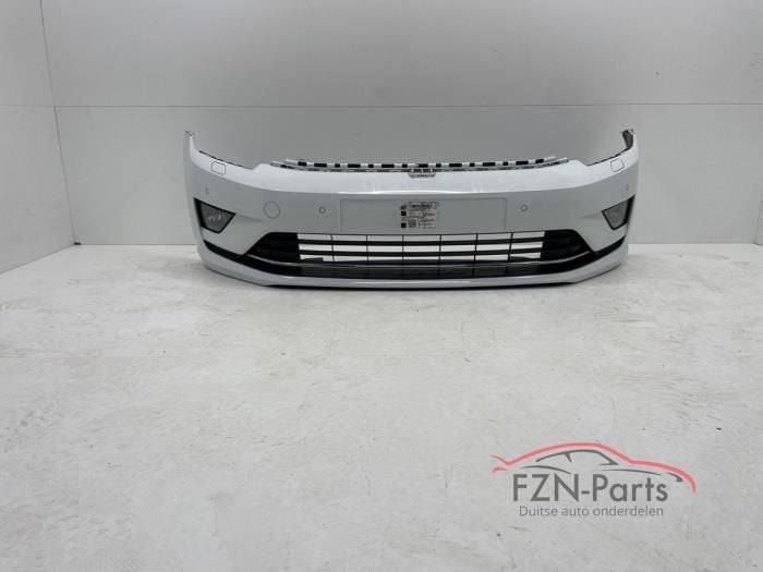 VW Golf Sportsvan Voorbumper 4PDC KLS Mistlampen, Enlèvement ou Envoi, Utilisé, Avant, Pare-chocs