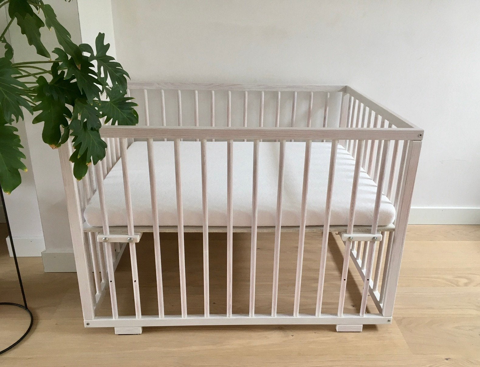 Houten park met matras, Kinderen en Baby's, Ophalen, Zo goed als nieuw