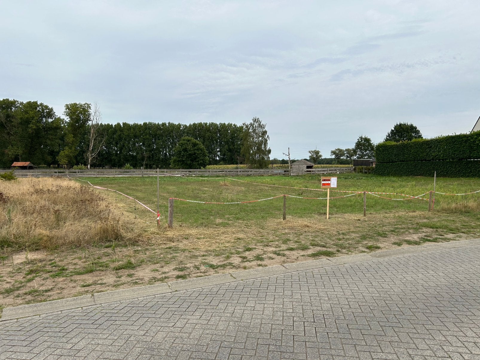 Bouwgrond 604 m2 voor half open bebouwing te Lille