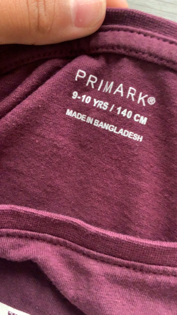 Mooie trending  bordeauxrode kleur t shirt voor 10 tot 11, Enfants & Bébés, Enlèvement, Utilisé, Fille, Chemise ou À manches longues