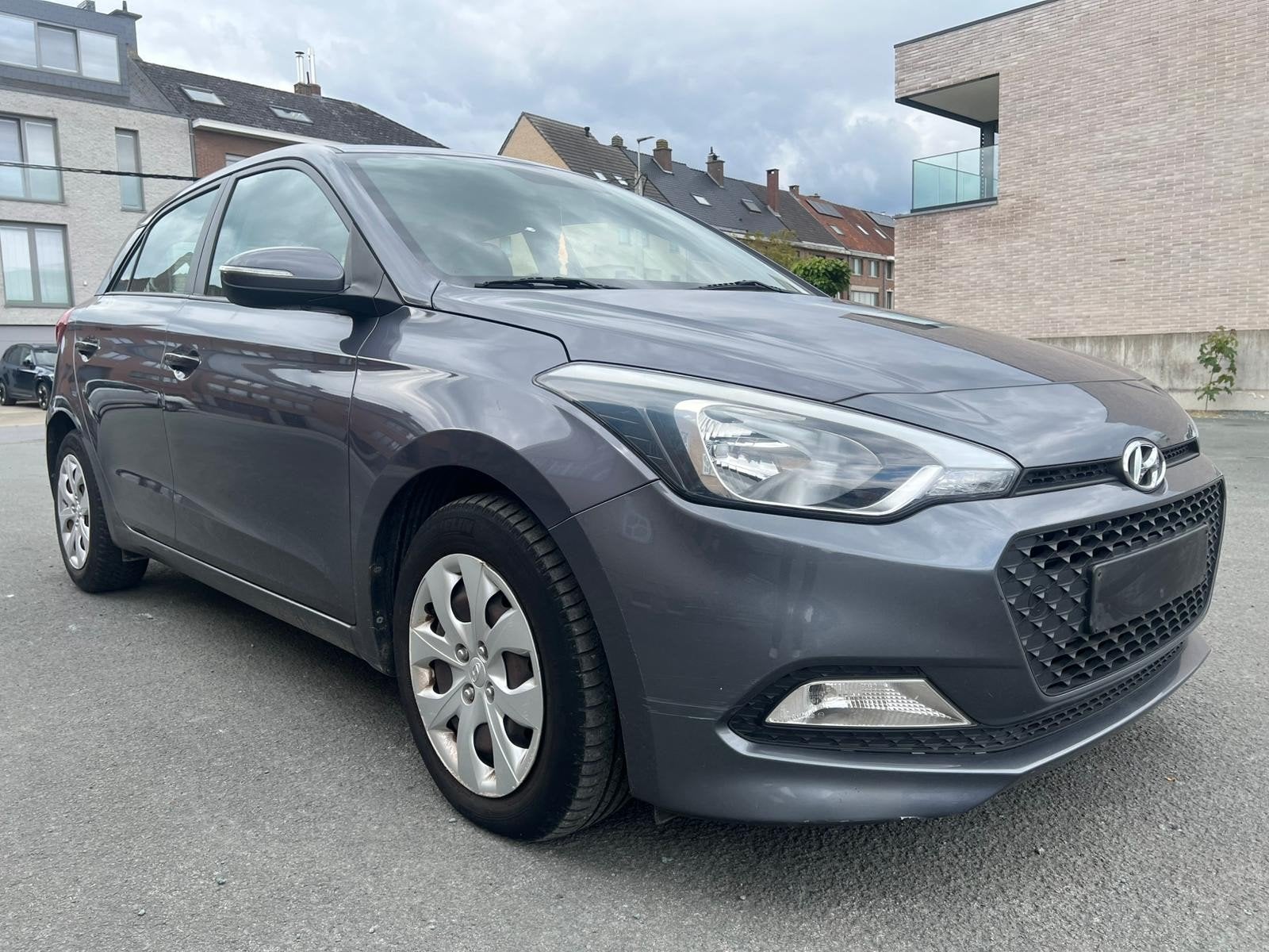 HYUNDAI I20 1.1 DIESEL EURO6B  (REGARDE MAIS AUTRE ANNONCES), Argent ou Gris, Achat, Euro 6, Entreprise