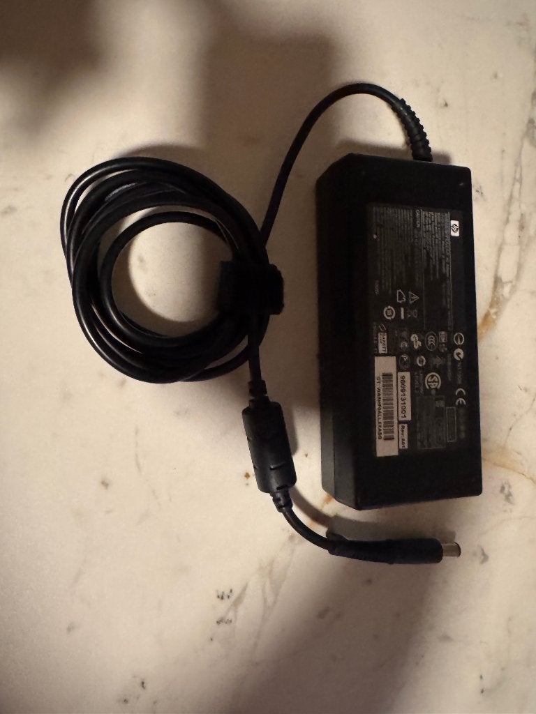 HP 120W originele laptop oplader zwarte pin, Informatique & Logiciels, Chargeurs d'ordinateur portable, Enlèvement ou Envoi, Comme neuf