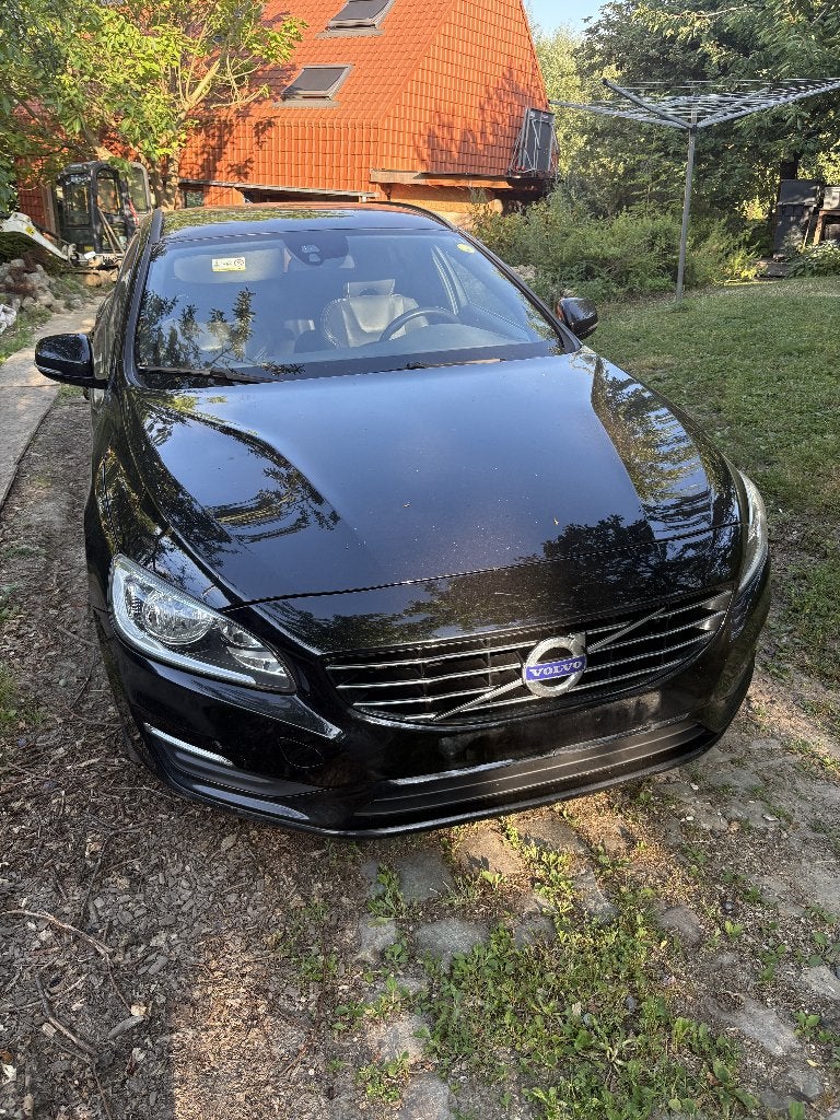 VOLVO V60 D2 EXPORT ONLY, Auto's, Voorwielaandrijving, 4 deurs, 4 cilinders, Zwart